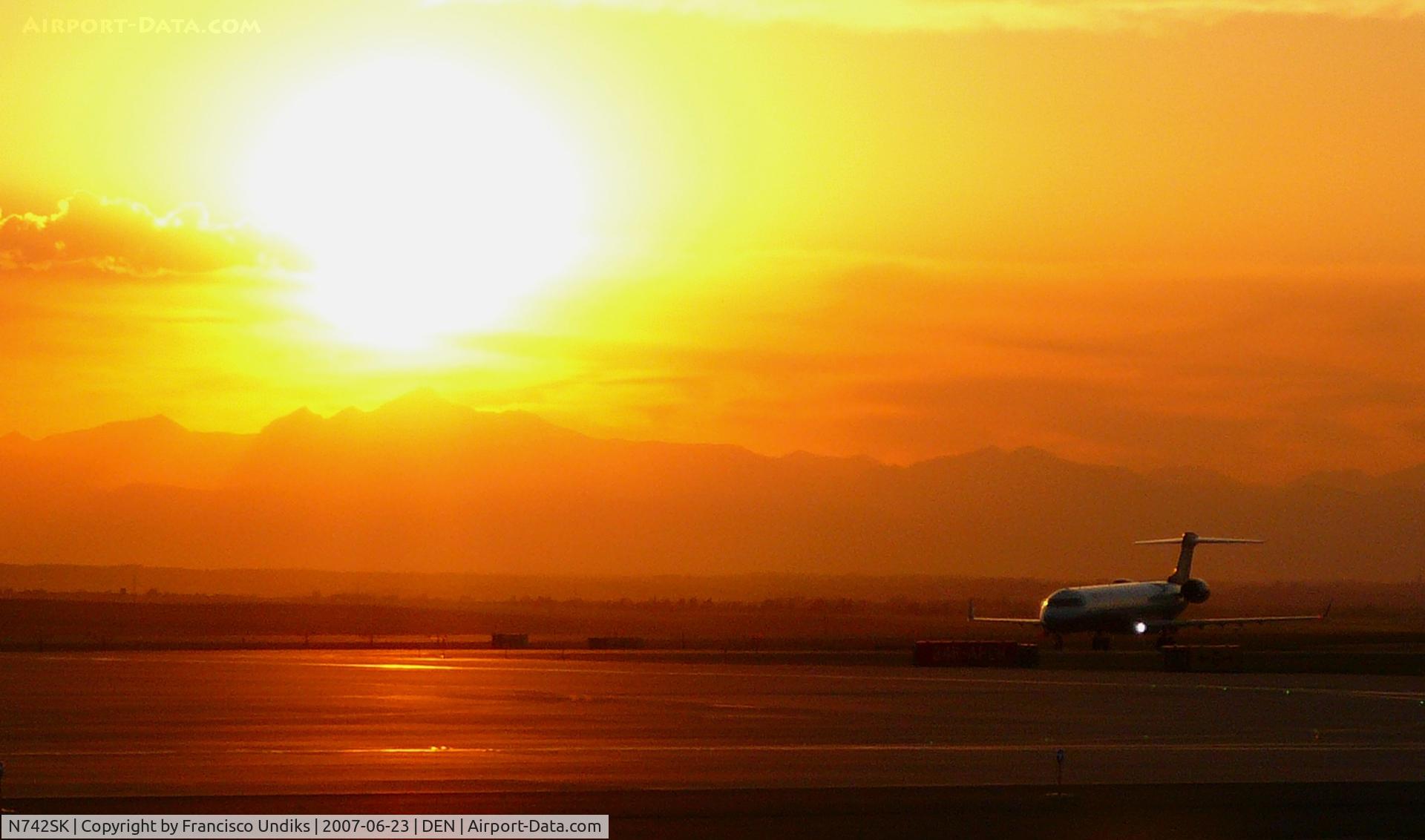 N742SK, 2005 Bombardier CRJ-701 (CL-600-2C10) Regional Jet C/N 10197, Arriving just before sunset.