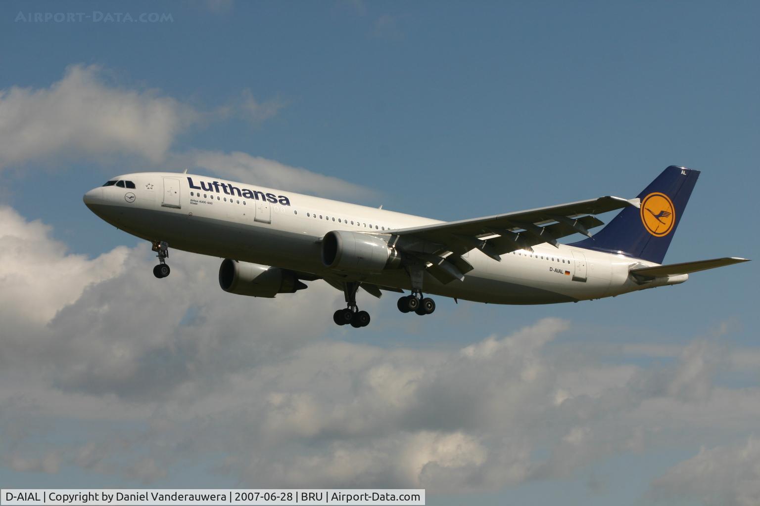 D-AIAL, 1987 Airbus A300B4-603 C/N 405, arrival of flight LH4572 on rwy 25L
