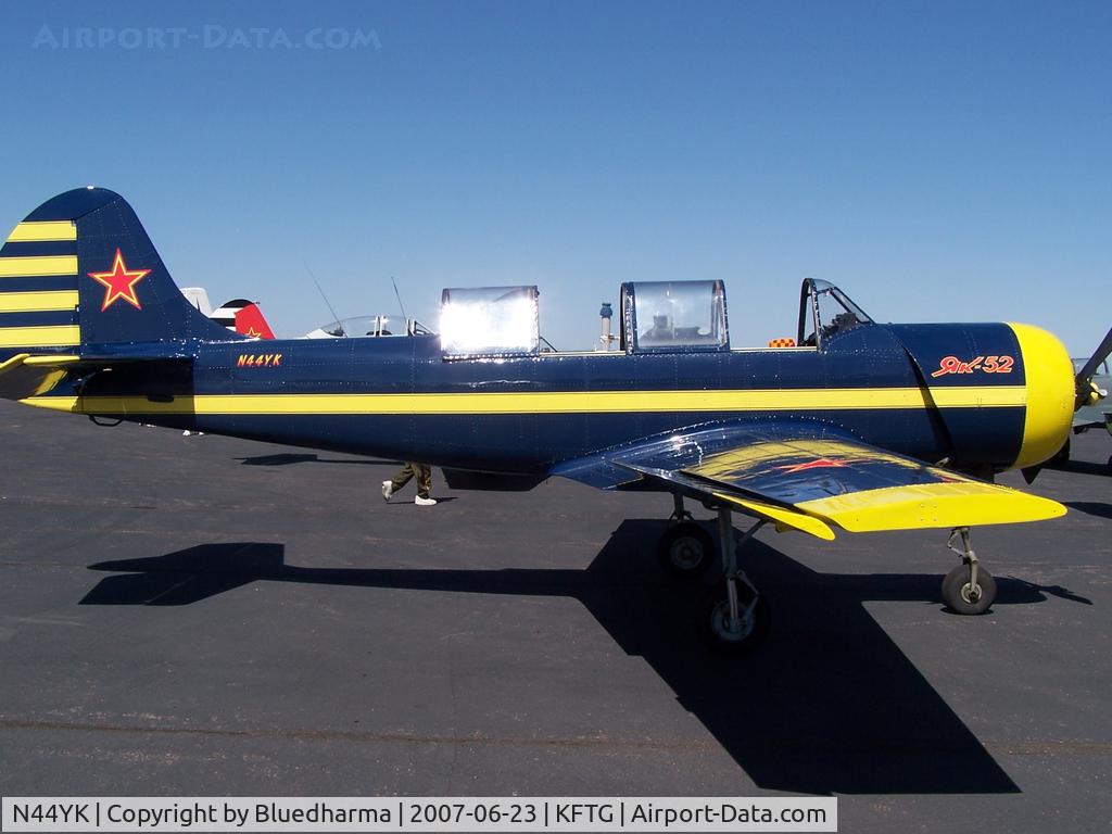 N44YK, 1987 Yakovlev Yak-52 C/N 877402, Starboard Side Profile