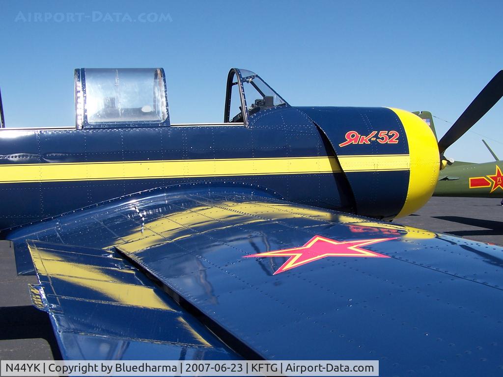 N44YK, 1987 Yakovlev Yak-52 C/N 877402, Starboard Wing View