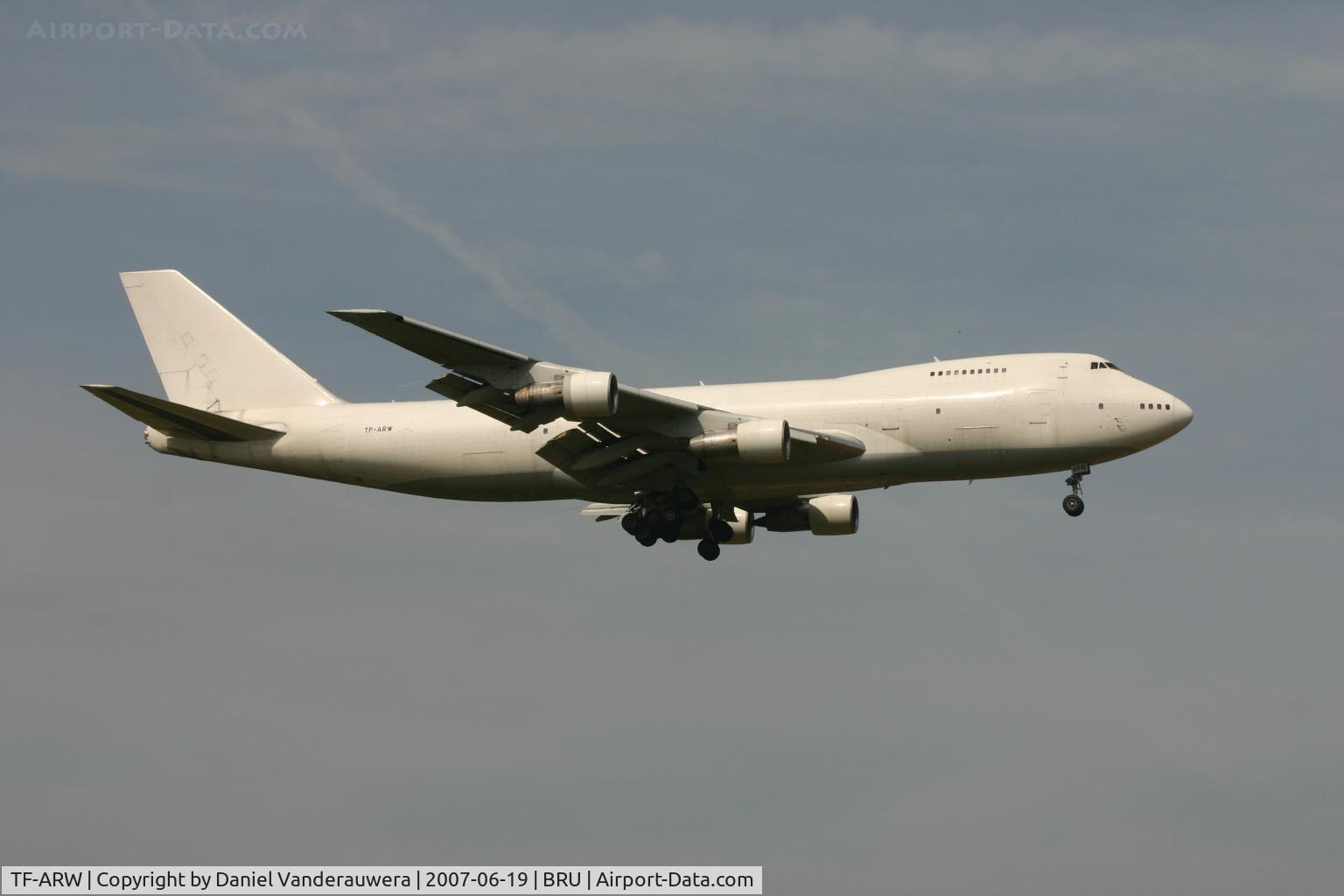 TF-ARW, 1988 Boeing 747-256B C/N 24071, descending to rwy 02