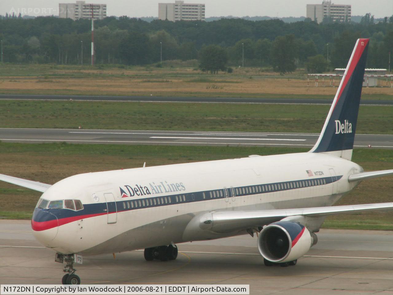 N172DN, 1990 Boeing 767-332 C/N 24775, B767-332ER/Delta Air Lines/Berlin-Tegel