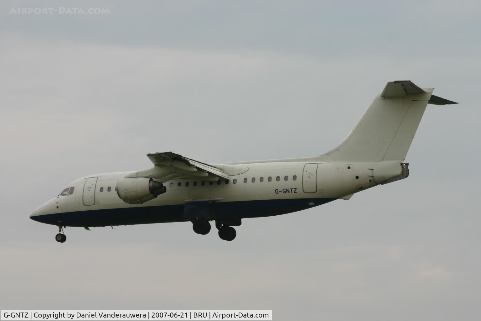 G-GNTZ, 1984 British Aerospace BAe.146-200A C/N E2036, changing of livery