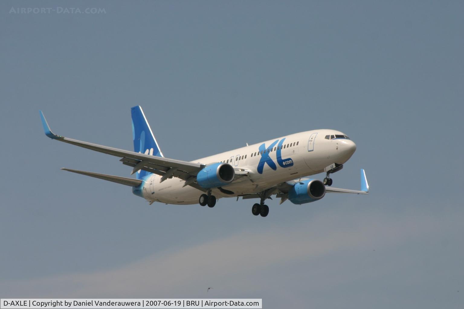 D-AXLE, 2007 Boeing 737-8Q8 C/N 30724, descending to rwy 02