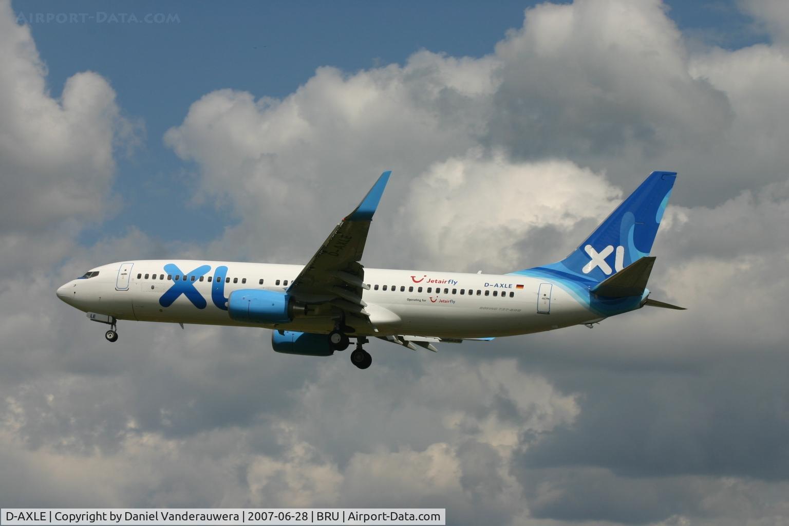 D-AXLE, 2007 Boeing 737-8Q8 C/N 30724, flight JAF488 is descending to rwy 25L