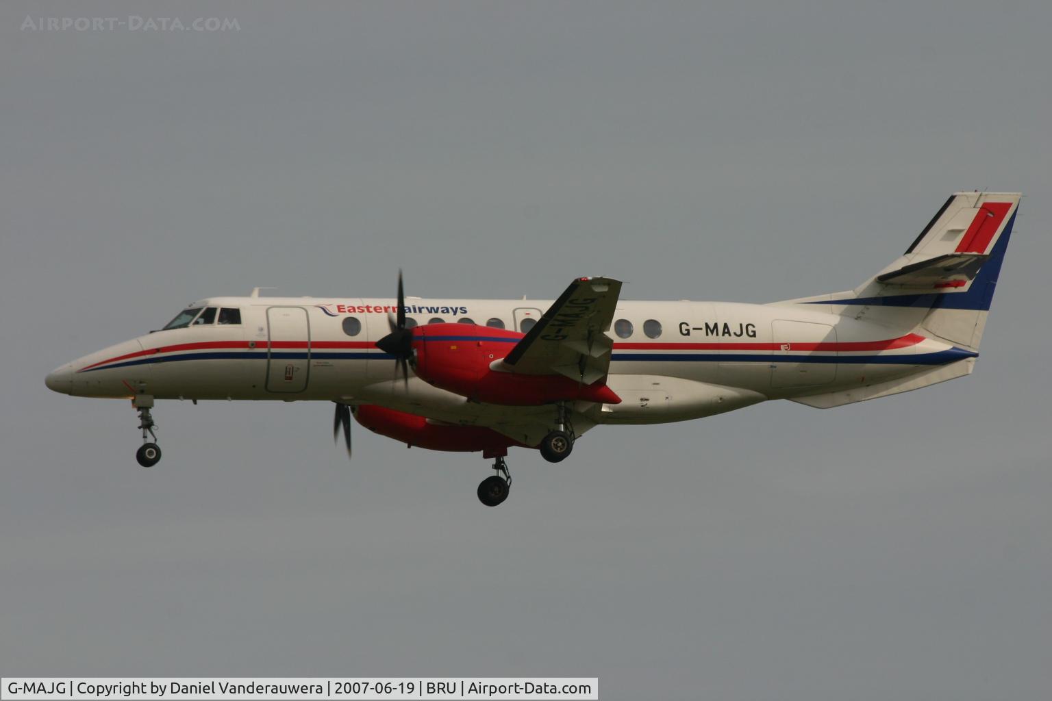G-MAJG, 1993 British Aerospace Jetstream 41 C/N 41009, descending to rwy 25L