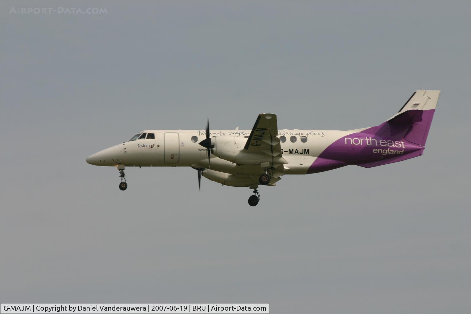 G-MAJM, 1996 British Aerospace Jetstream 41 C/N 41096, descending to rwy 25L