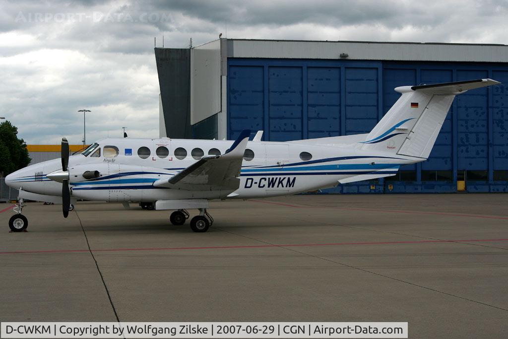 D-CWKM, Raytheon Beechcraft King Air 350 C/N FL-410, visitor