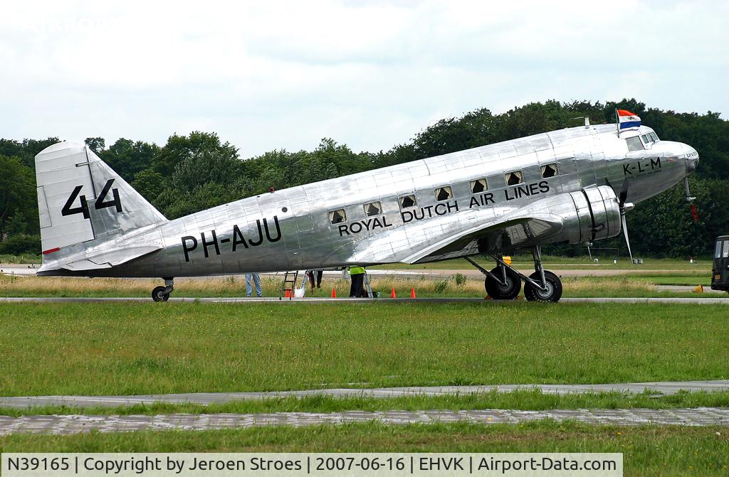 N39165, 1935 Douglas R2D-1 (DC-2) C/N 1404, The oldest flying passengers aircraft!