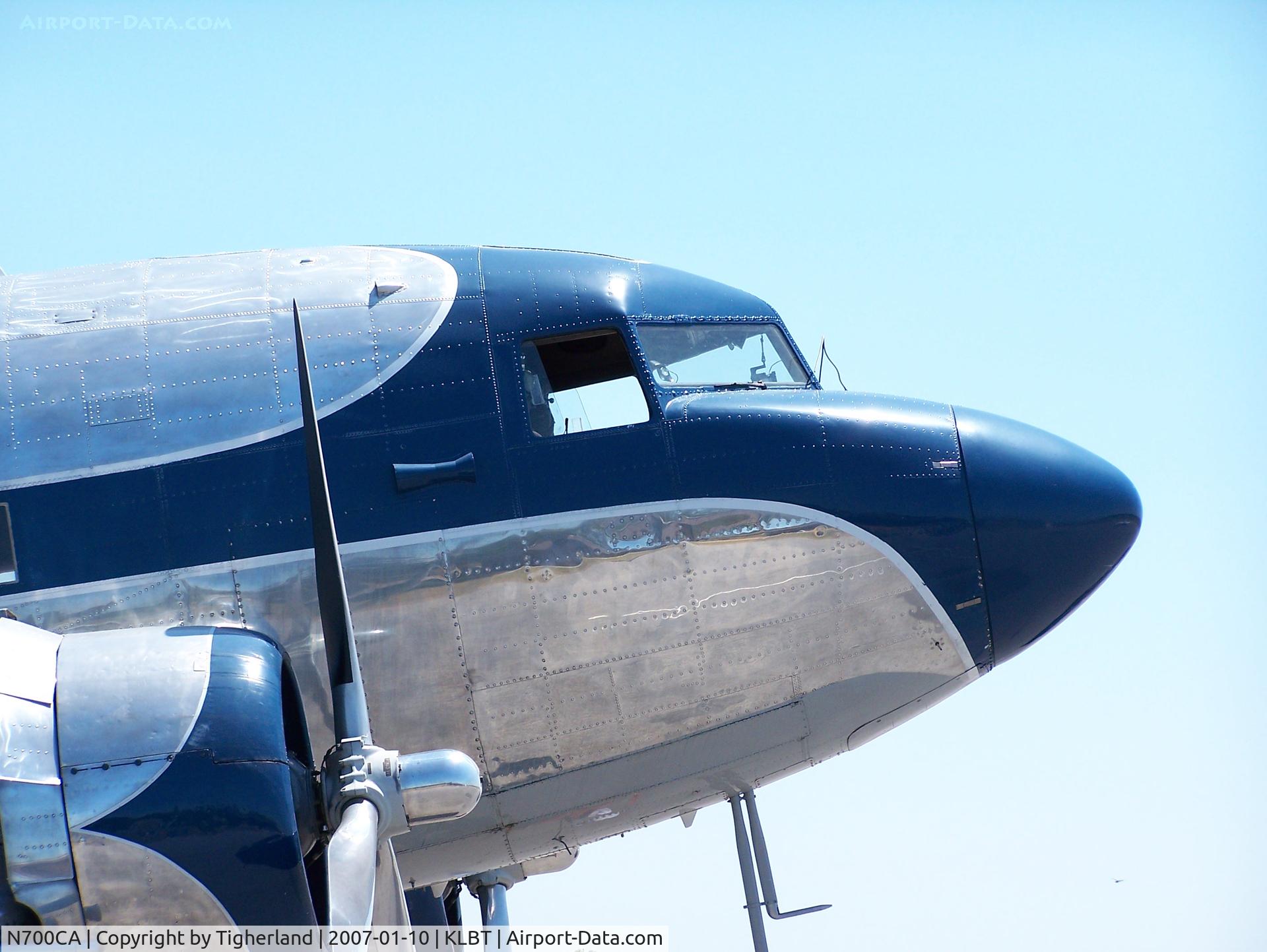 N700CA, 1943 Douglas DC-3C (C-47A-10-DK) C/N 12438, Nice recondition model.