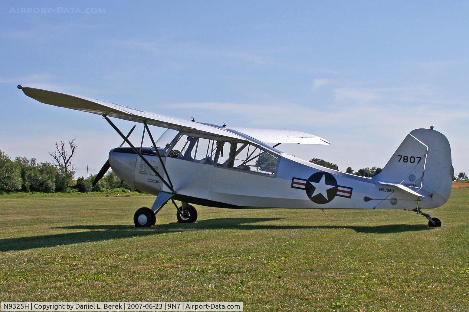 N9325H, Aeronca 7BCM C/N 47-807, One year after I saw her perform at the Reading airshow, I was pleasantly surprised to find this beautiful L-19 at this tiny rural PA airport.