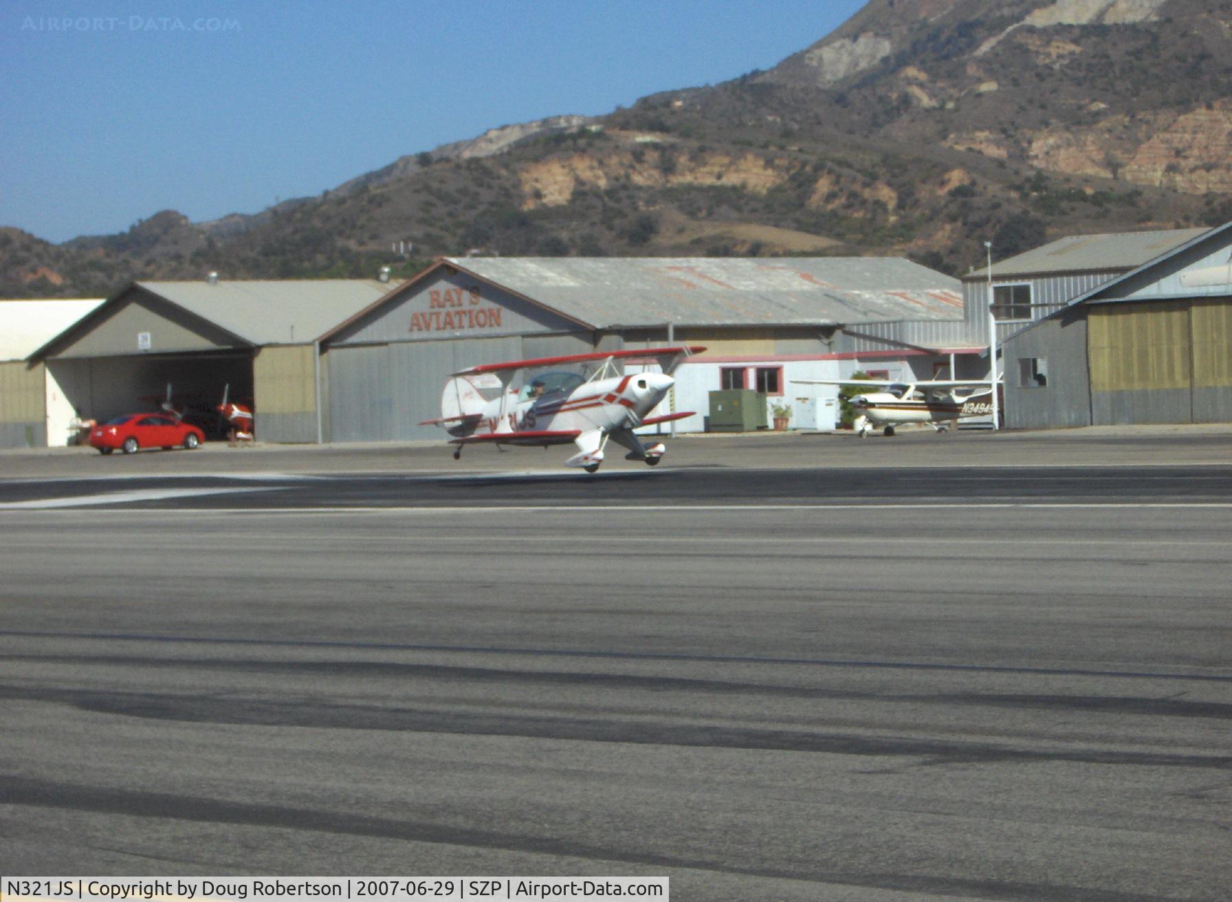N321JS, 1992 Aviat Pitts S-2B Special C/N 5252, 1992 Aviat PITTS S-2B, Lycoming AEIO-540, near touchdown Rwy 22