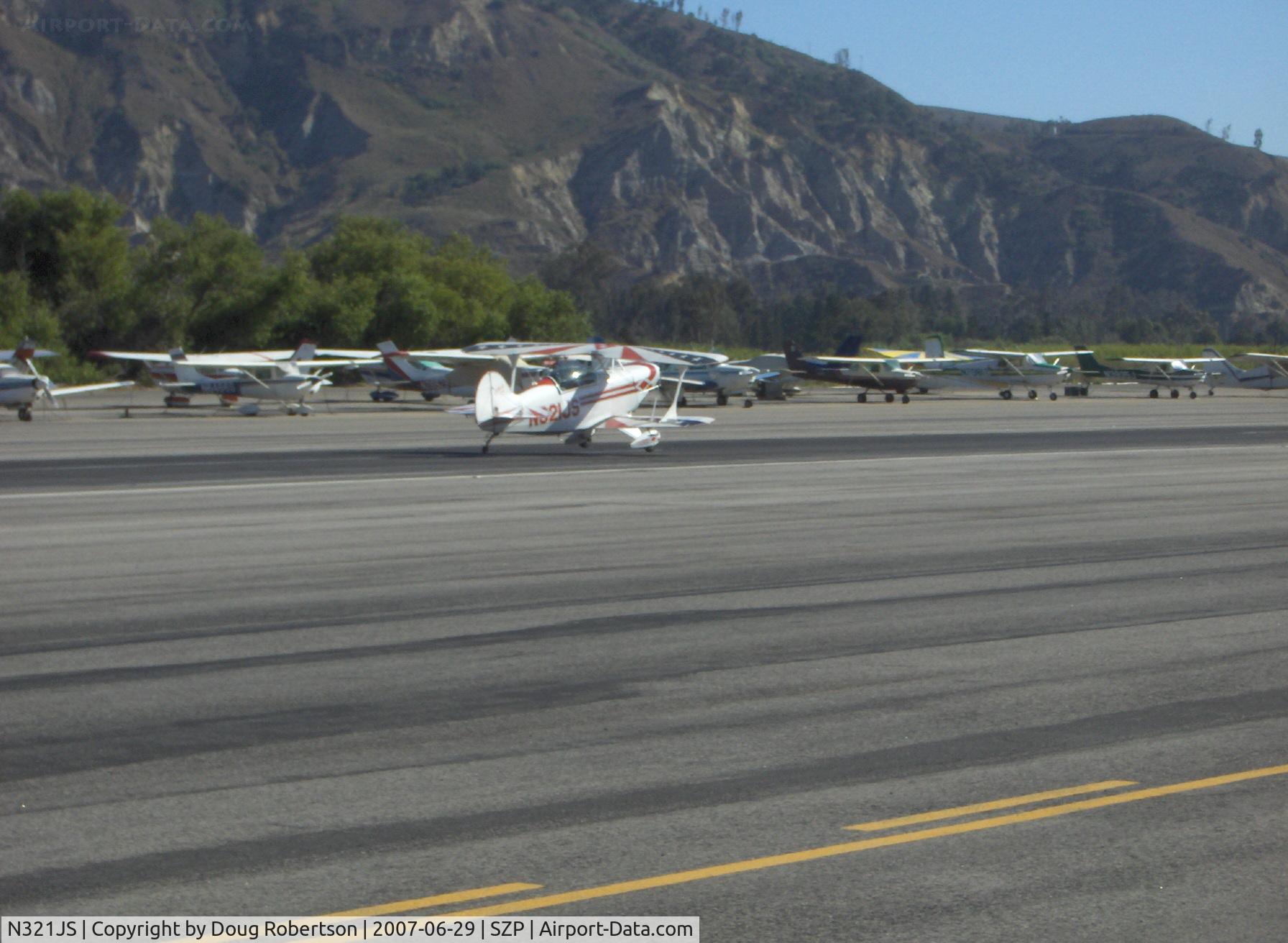 N321JS, 1992 Aviat Pitts S-2B Special C/N 5252, 1992 Aviat PITTS S-2B, Lycoming AEIO-540, landing roll Rwy 22