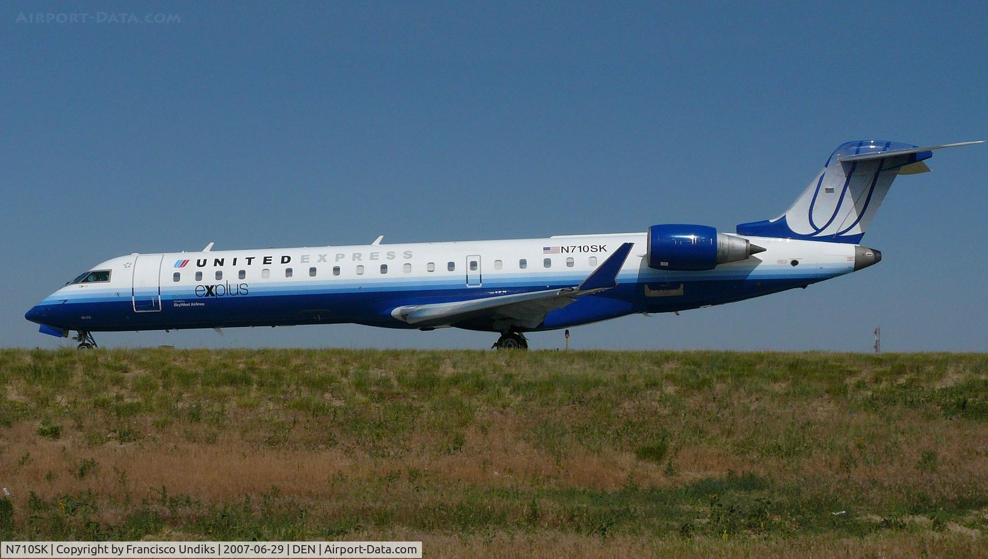 N710SK, 2004 Bombardier CRJ-700 (CL-600-2C10) Regional Jet C/N 10170, Taxiing for takeoff.