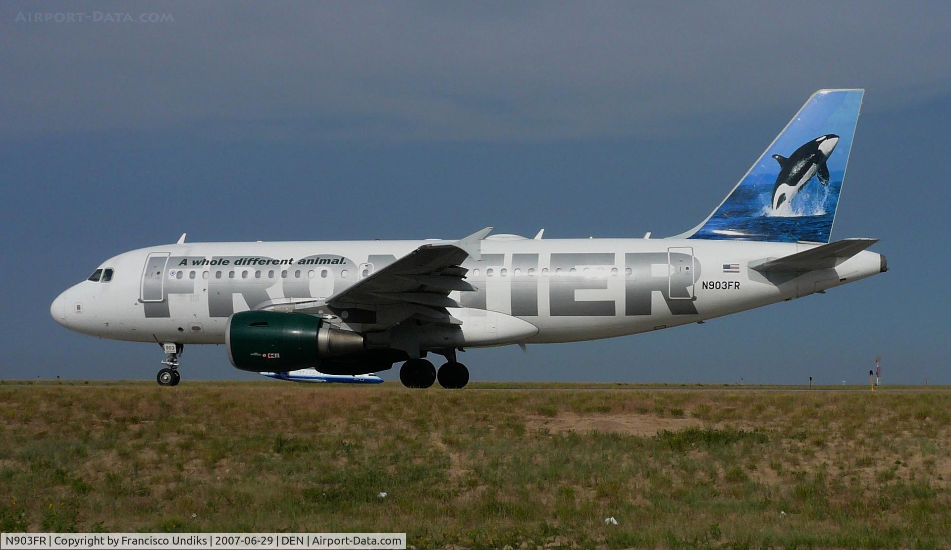N903FR, 2001 Airbus A319-111 C/N 1560, Frontier Airlines Ozzy the Orca
