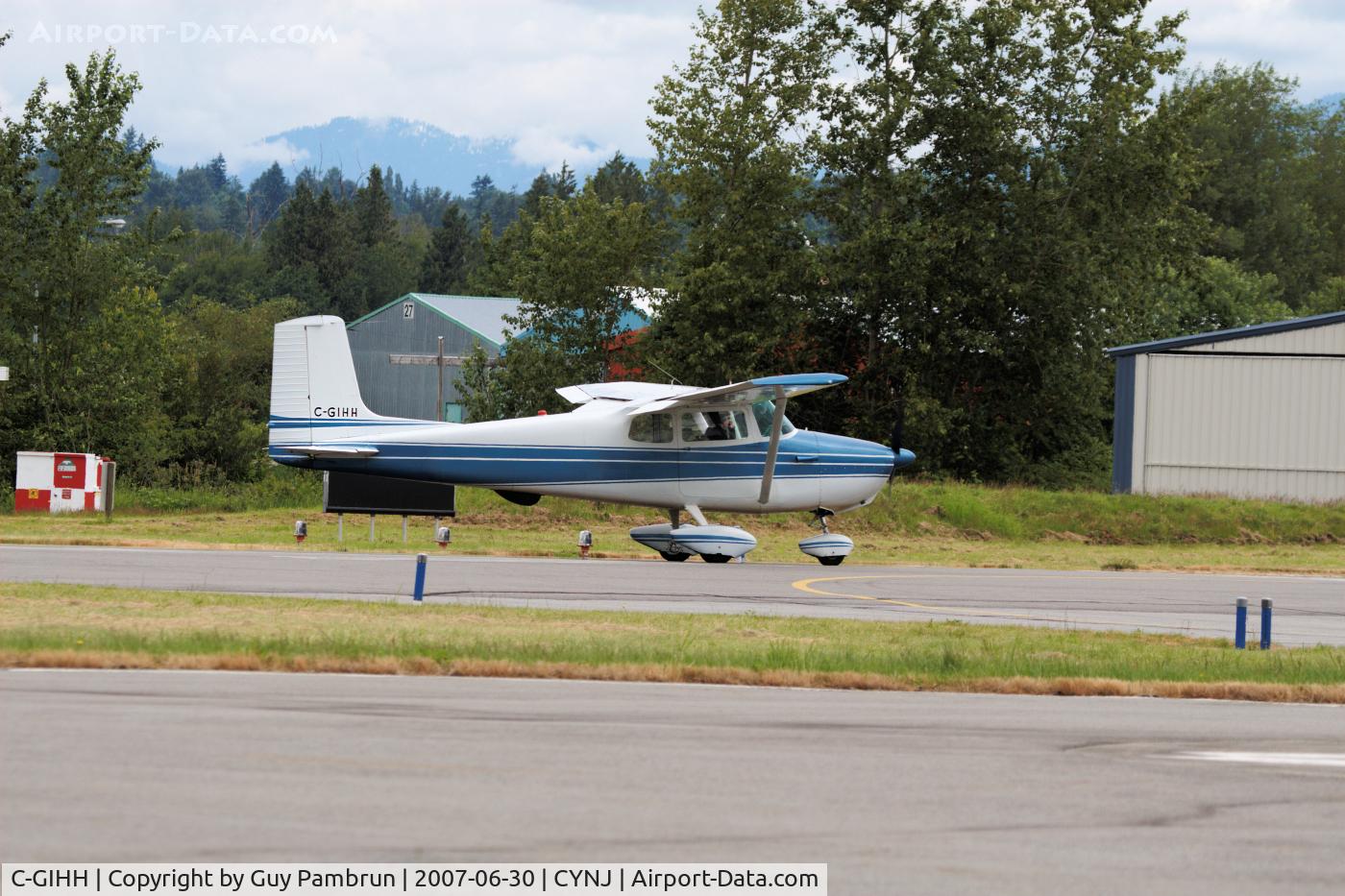 C-GIHH, 1956 Cessna 172 C/N 28658, Lined up and ready to go