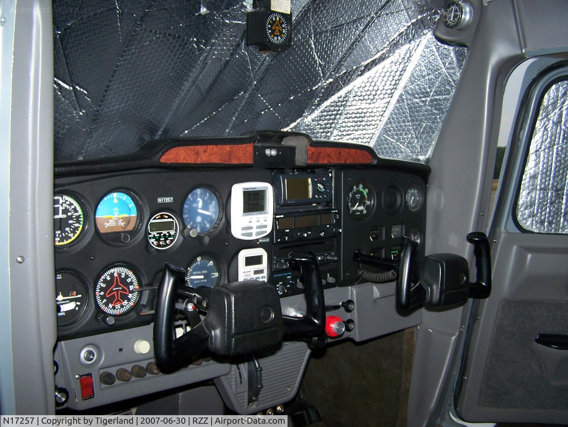 N17257, Cessna 150L C/N 15073693, This was a well clean bird.  Inside and out.