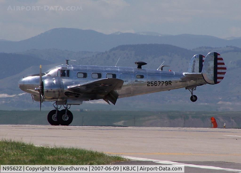 N9562Z, 1951 Beech C-45H Expeditor C/N AF-12, Landing