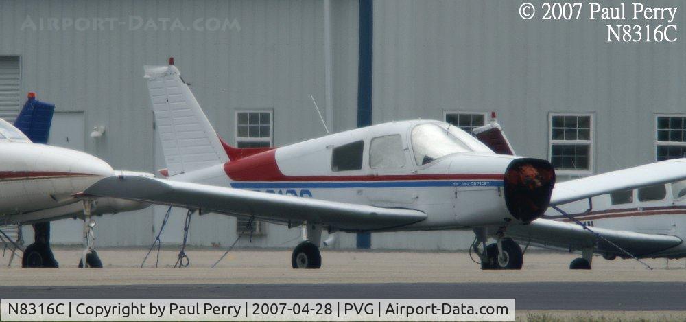 N8316C, 1975 Piper PA-28-140 C/N 28-7625101, Just missing a little something