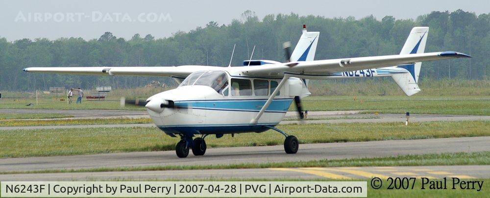 N6243F, 1965 Cessna 337A Super Skymaster C/N 337-0243, Taxiing onto the ramp after landing