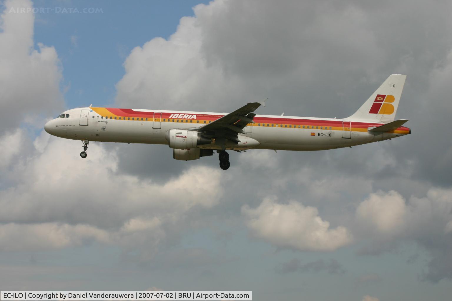EC-ILO, 2002 Airbus A321-211 C/N 1681, 