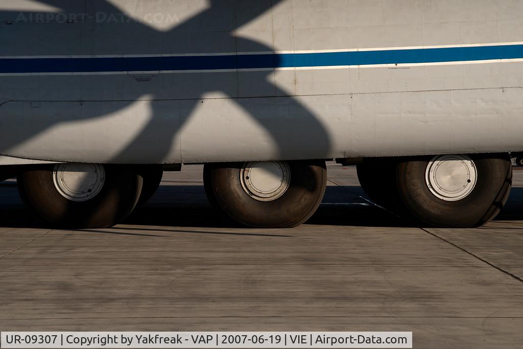 UR-09307, 1974 Antonov An-22A C/N 043481244, Antonov Design Bureau Antonov 22
