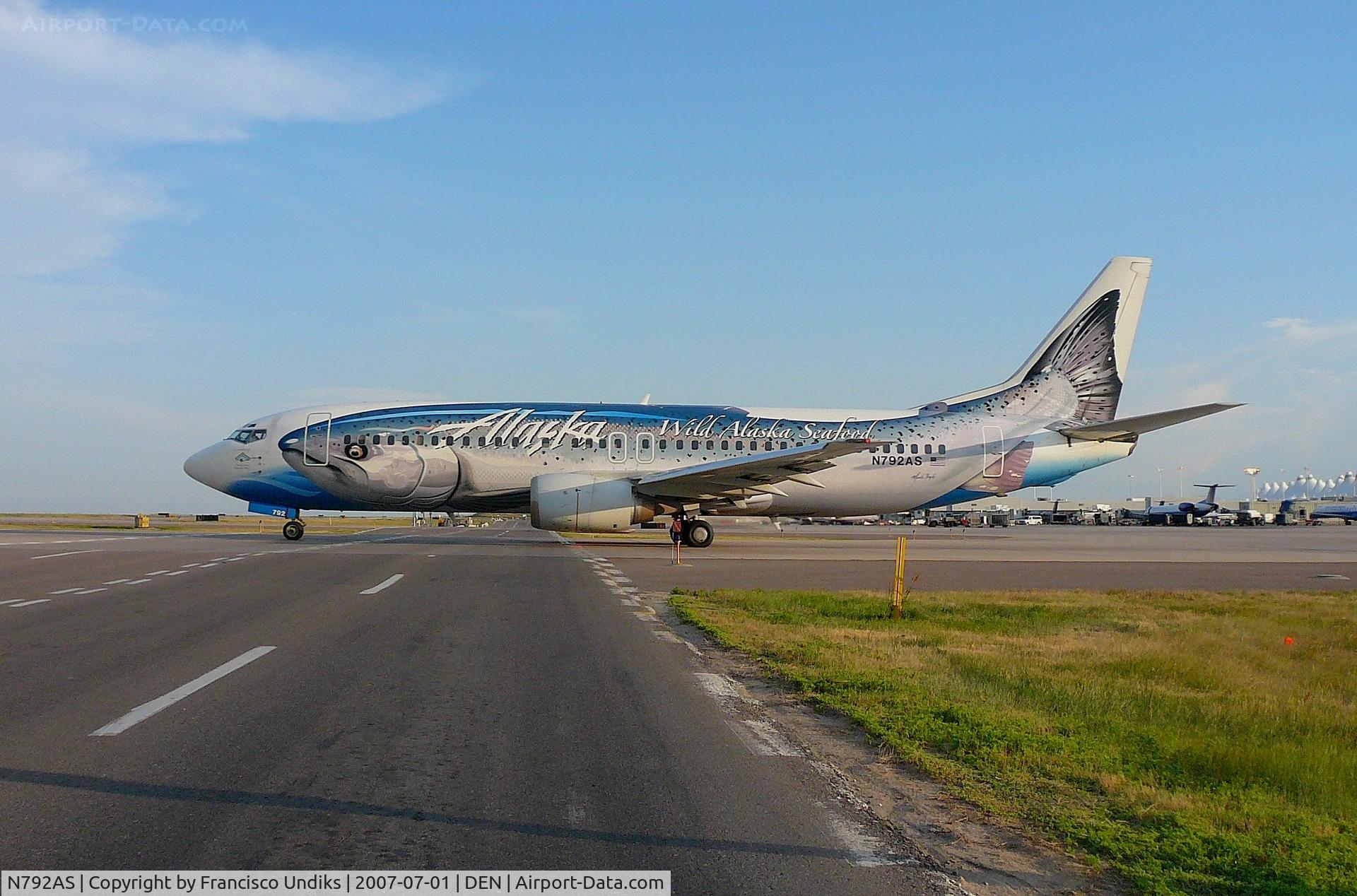 N792AS, 1997 Boeing 737-490 C/N 28887, Taxiing on Charlie Sierra crossing VSR.