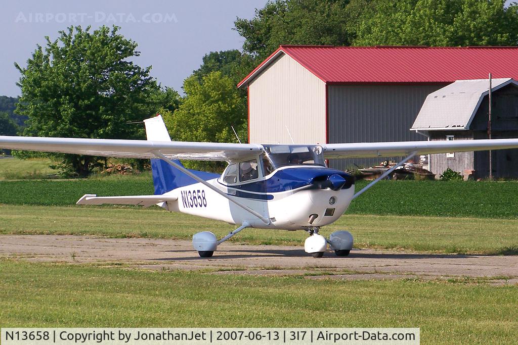 N13658, 1974 Cessna 172M C/N 17262918, A special thanks to my Dad for the photo and the pilot, Dustin, for a great flight!