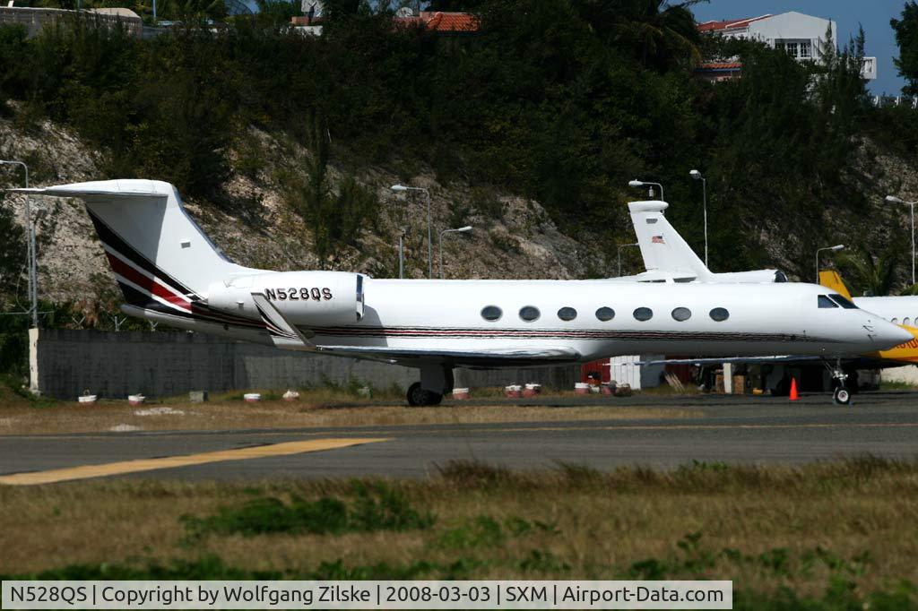 N528QS, 2004 Gulfstream Aerospace GV-SP (G550) C/N 5042, visitor