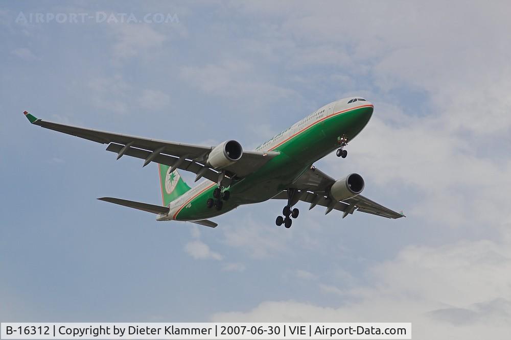 B-16312, 2006 Airbus A330-203 C/N 755, Eva Air A330 on finale RWY 34