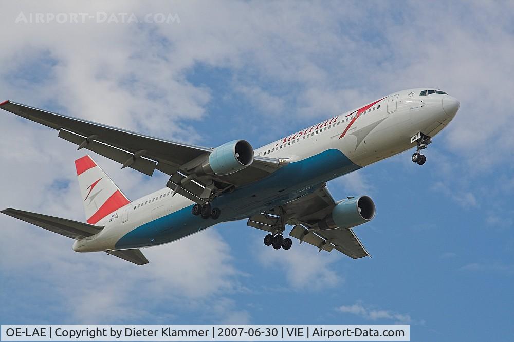 OE-LAE, 2000 Boeing 767-3Z9/ER C/N 30383, Austrian B 767-3Z9 on finale RWY34