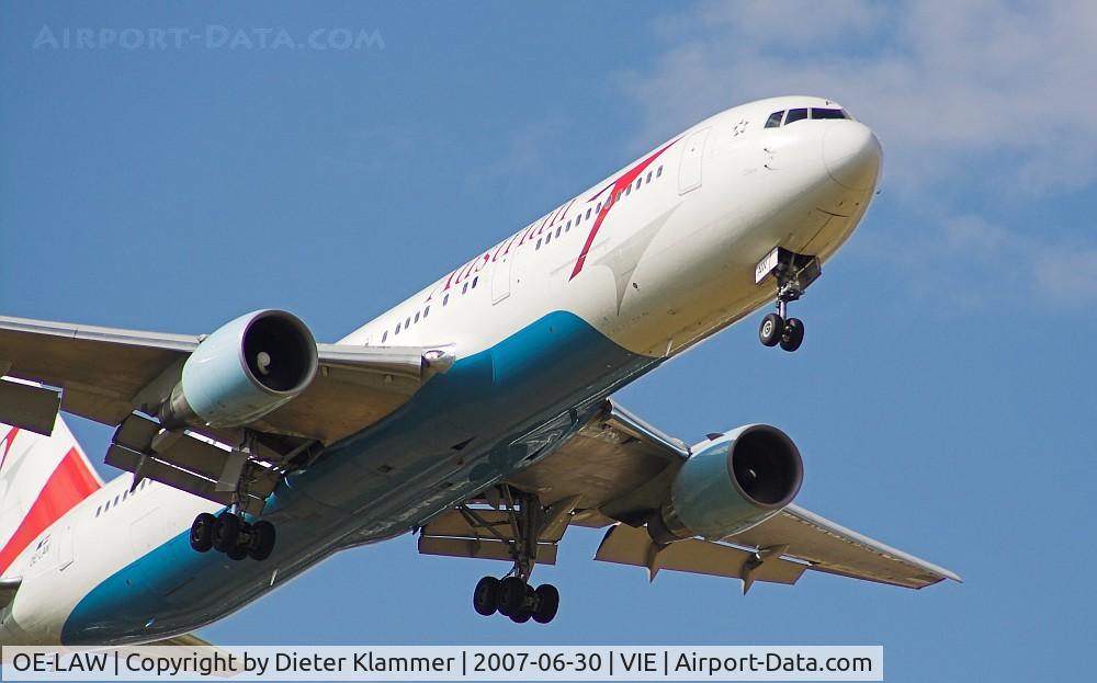 OE-LAW, 1992 Boeing 767-3Z9/ER C/N 26417, Austrian B 767-3Z9 on finale RWY34