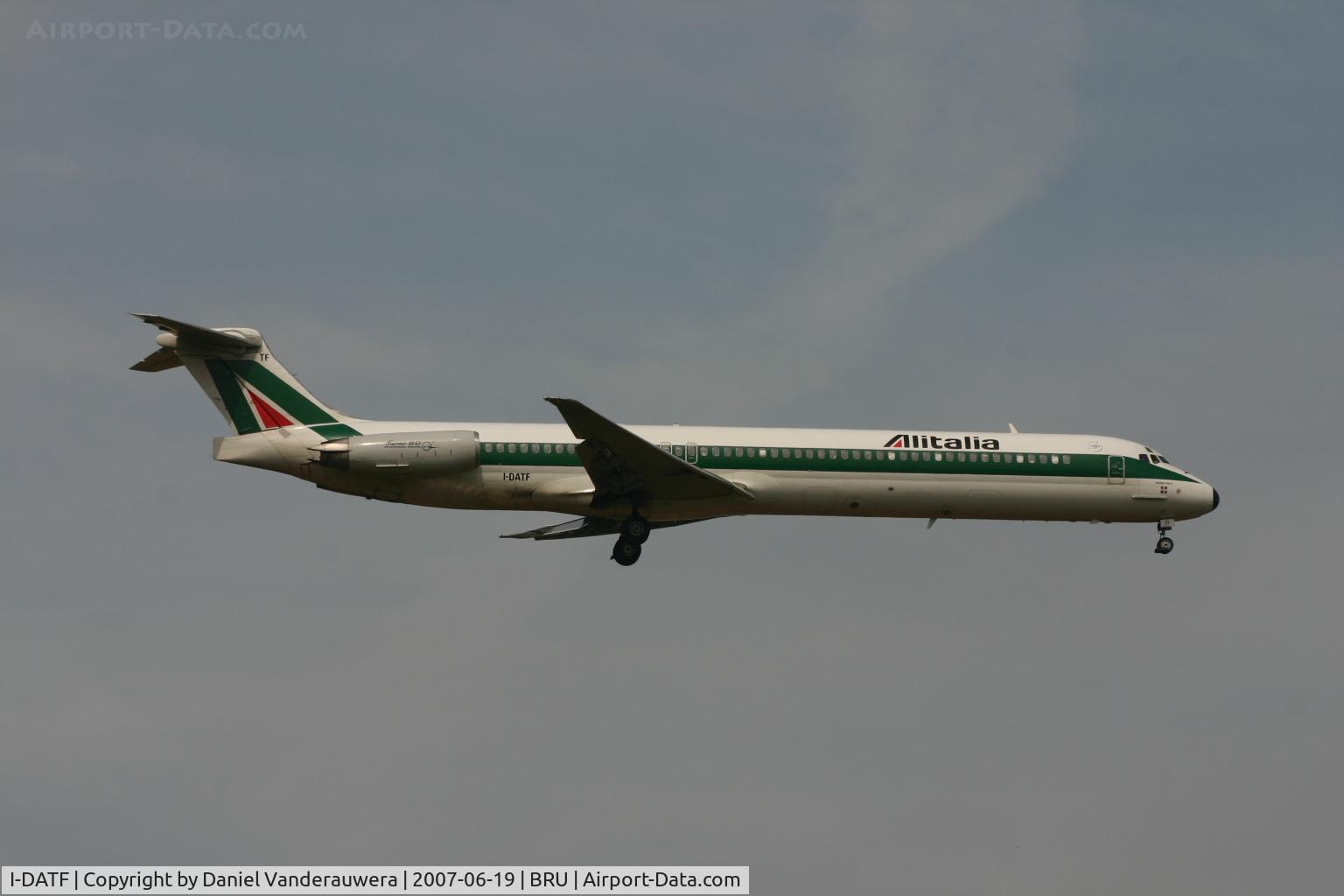 I-DATF, 1994 McDonnell Douglas MD-82 (DC-9-82) C/N 53224, descending to rwy 02