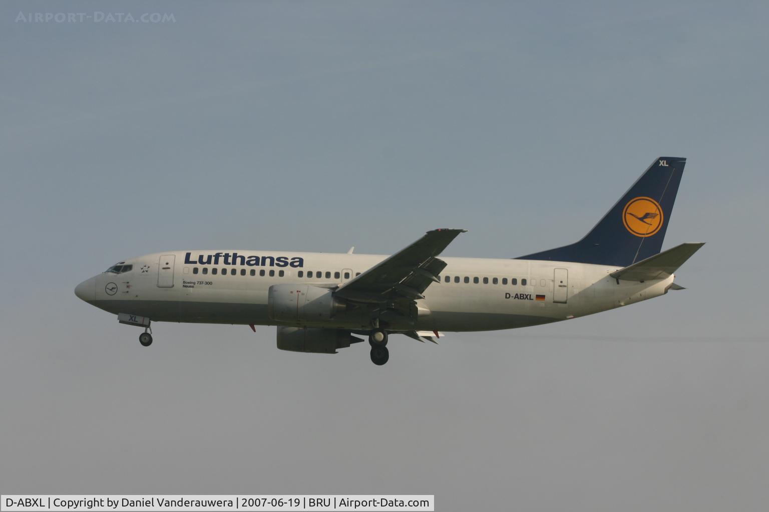 D-ABXL, 1986 Boeing 737-330 C/N 23531, arrival of flight LH4570 on rwy 25L
