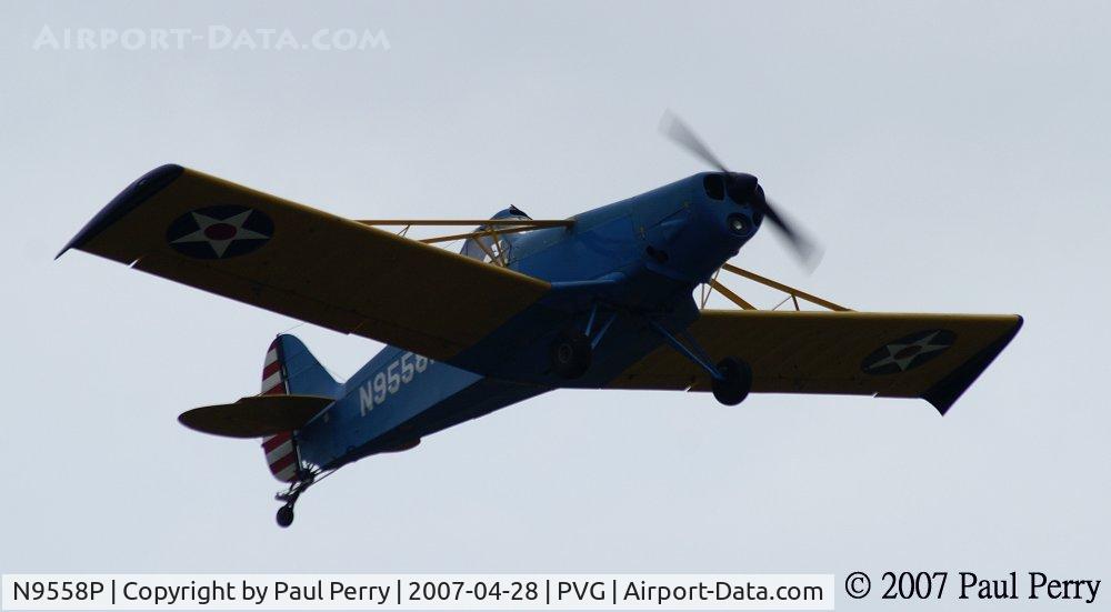 N9558P, 1974 Piper PA-25-235 C/N 25-7405673, One morepass before diving to grab a banner