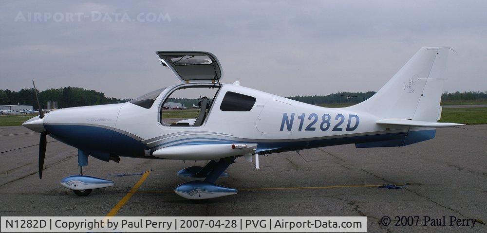 N1282D, 2006 Columbia Aircraft Mfg LC41-550FG C/N 41642, Does look spacious, doesn't it?