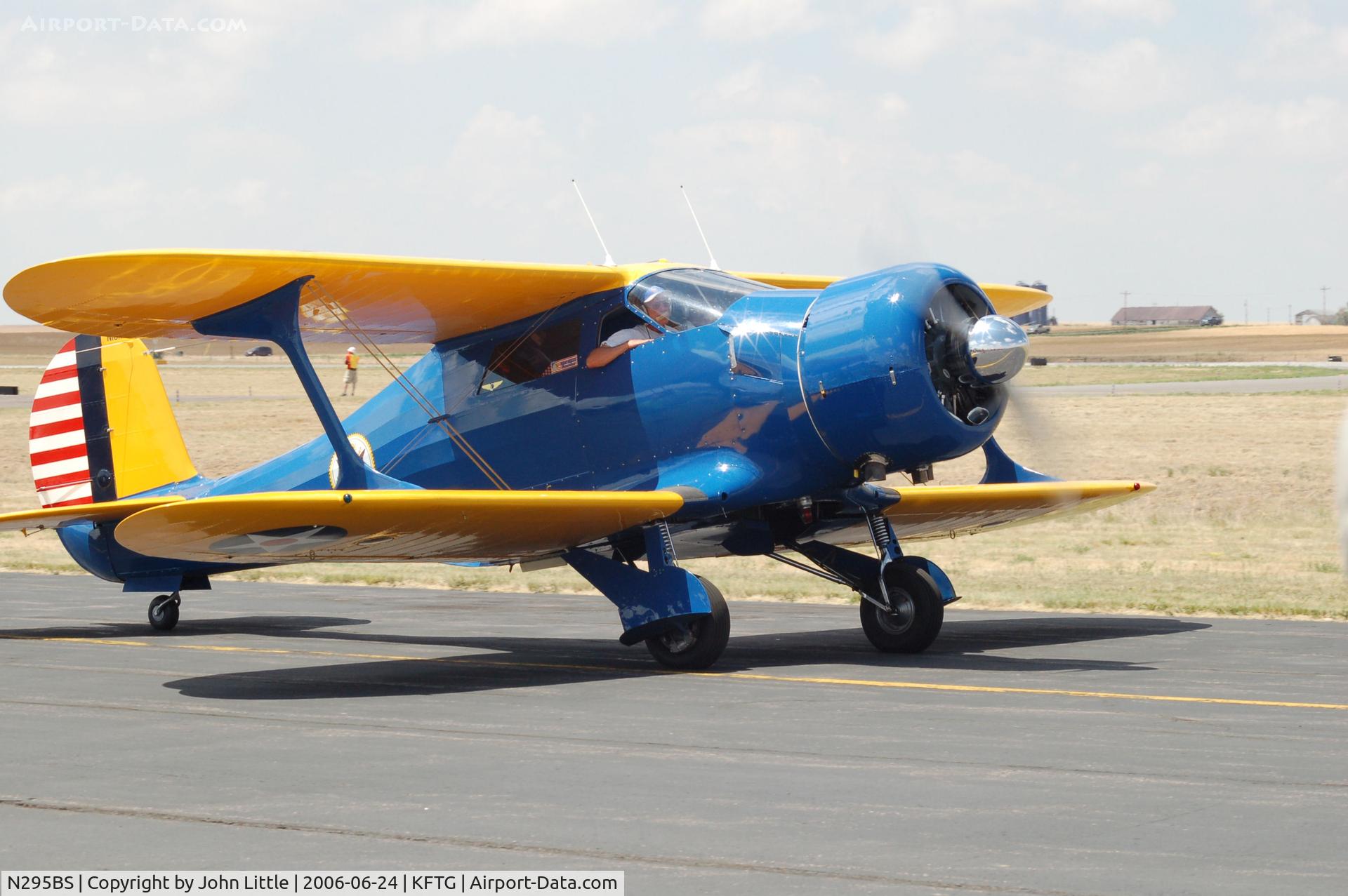N295BS, 1939 Beech YC-43A Staggerwing C/N 295, Staggerwing Beech EAA Fly-In -2006