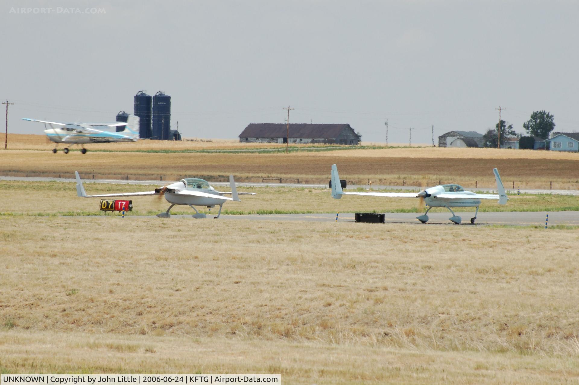 UNKNOWN, Miscellaneous Various C/N unknown, EZ's waiting Take-Off EAA Fly-In 2006