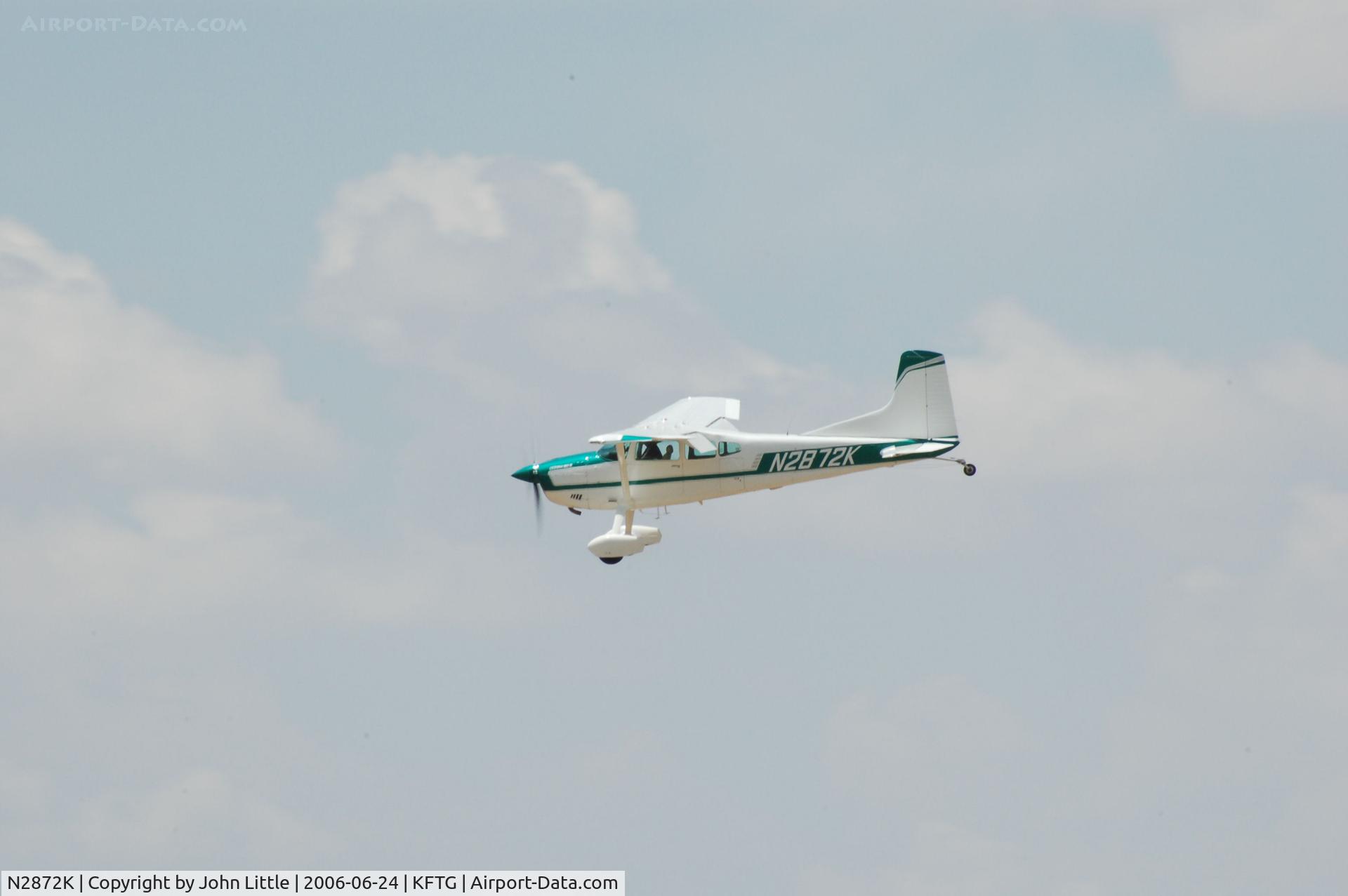 N2872K, 1979 Cessna 180K Skywagon C/N 18053108, Jump Plane Landing - EAA - 2006
