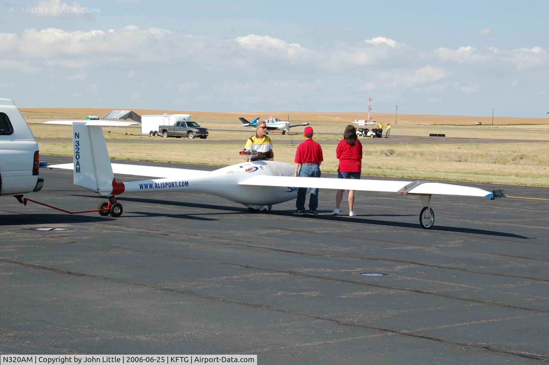 N320AM, 2002 Alisport Silent-In C/N 032, EAA Fly-In - 2006