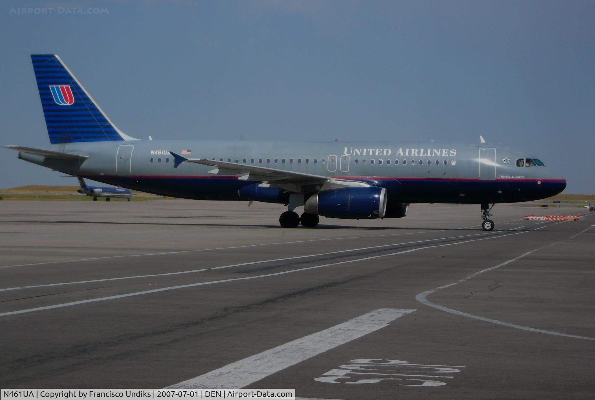 N461UA, 2000 Airbus A320-232 C/N 1266, In for B43.