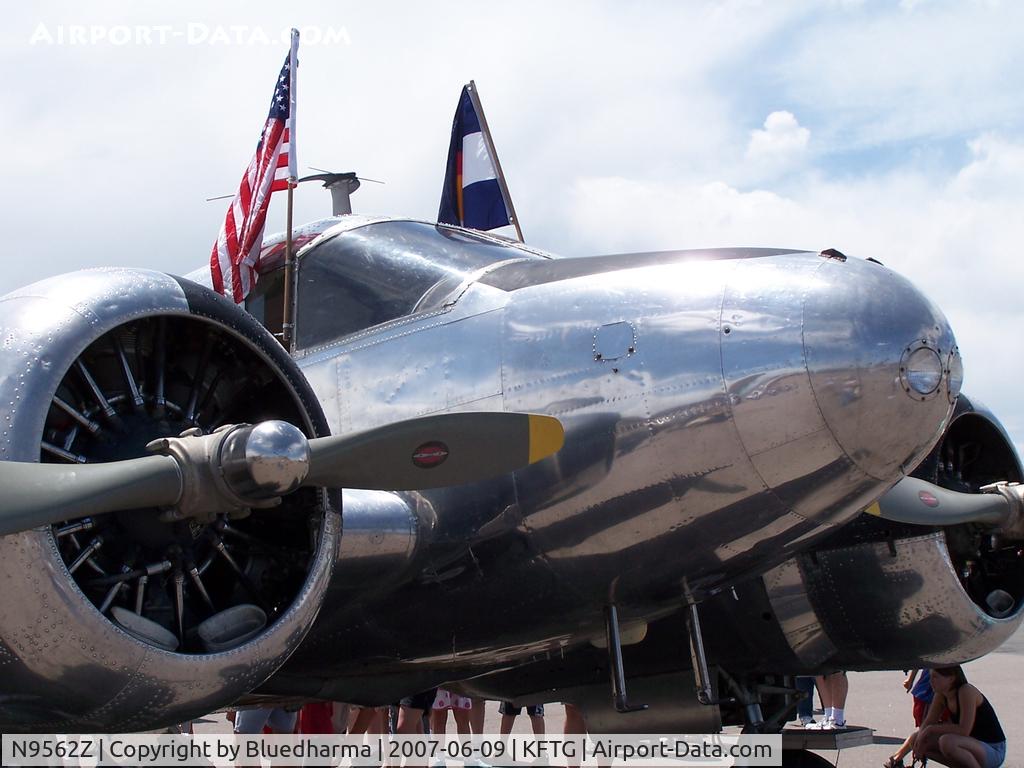 N9562Z, 1951 Beech C-45H Expeditor C/N AF-12, Engine Detail