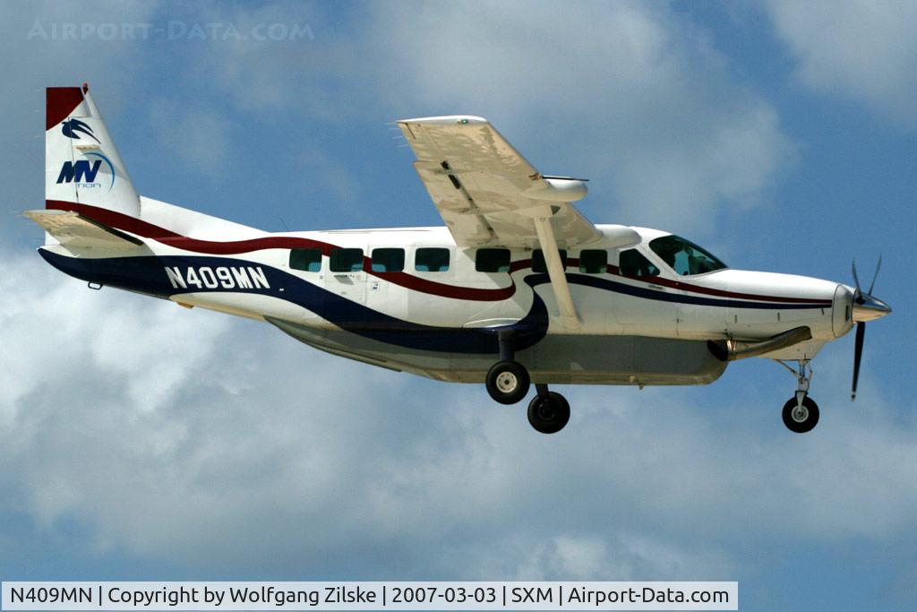 N409MN, 2000 Cessna 208B C/N 208B0846, visitor
