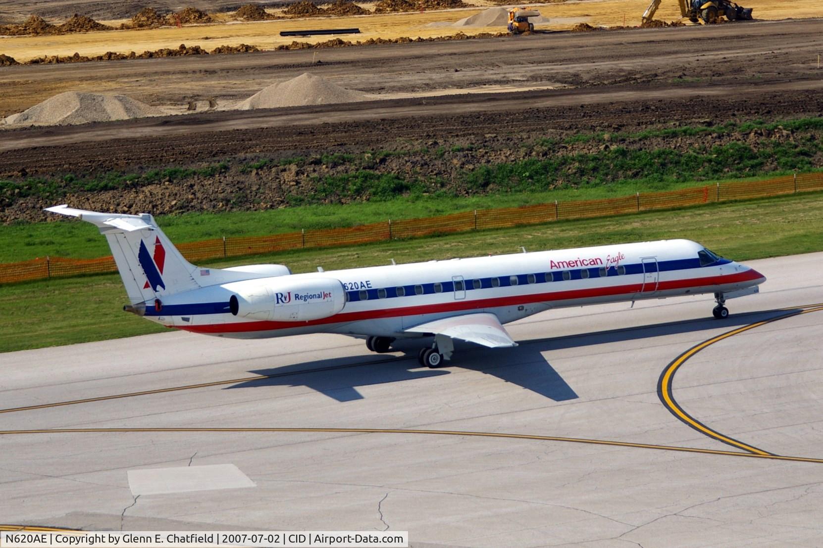 N620AE, Embraer ERJ-145LR (EMB-145LR) C/N 145102, Taxiing out for departure.
