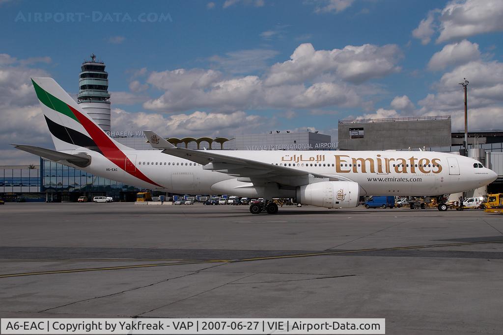 A6-EAC, 2000 Airbus A330-243 C/N 372, Emirates Airbus 330-200