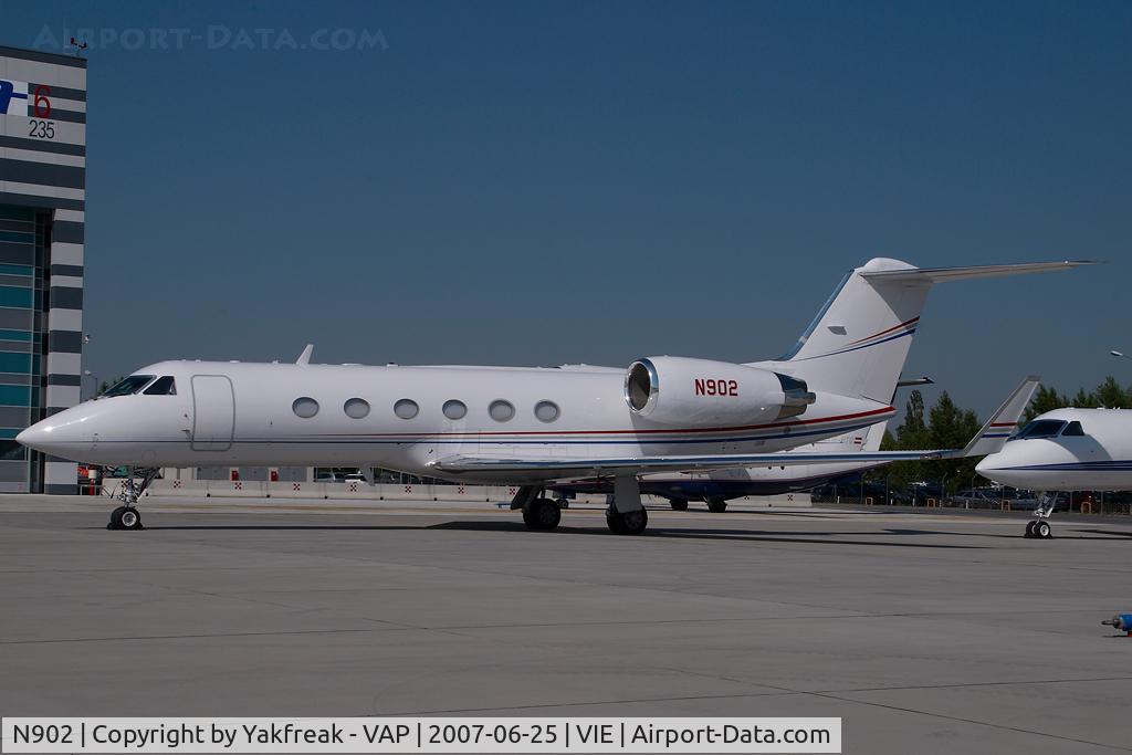N902, 1997 Gulfstream Aerospace G-IV C/N 1310, Gulfstream 4