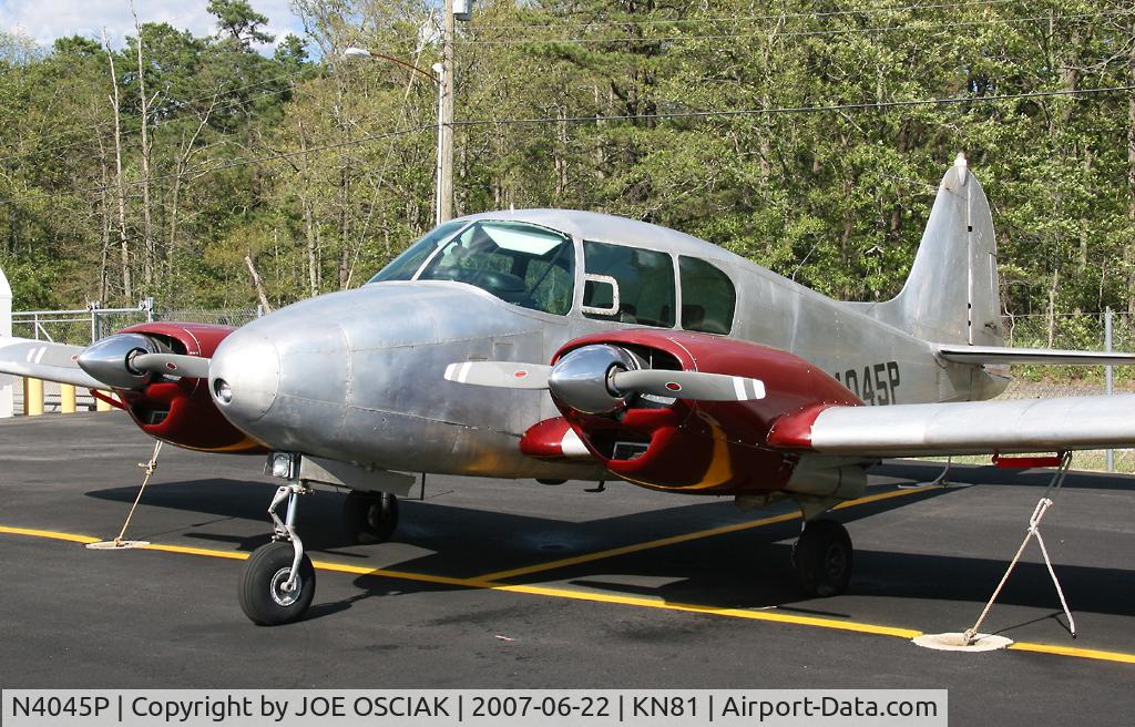N4045P, 1958 Piper PA-23-160 Apache C/N 23-1522, Photographed at Hammonton,NJ