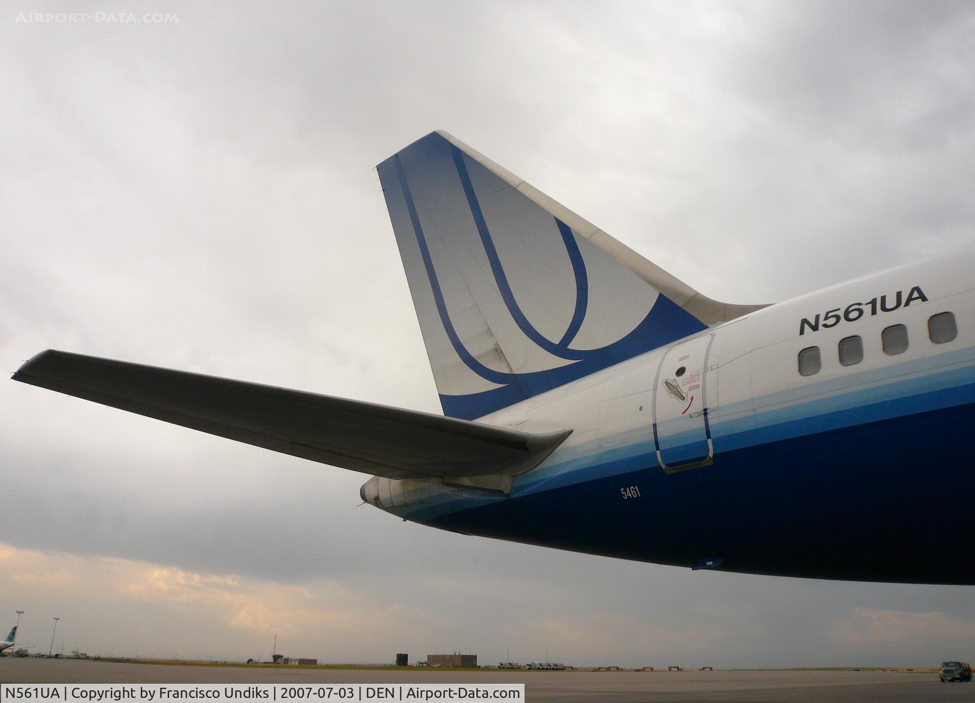 N561UA, 1992 Boeing 757-222 C/N 26661, On B24.