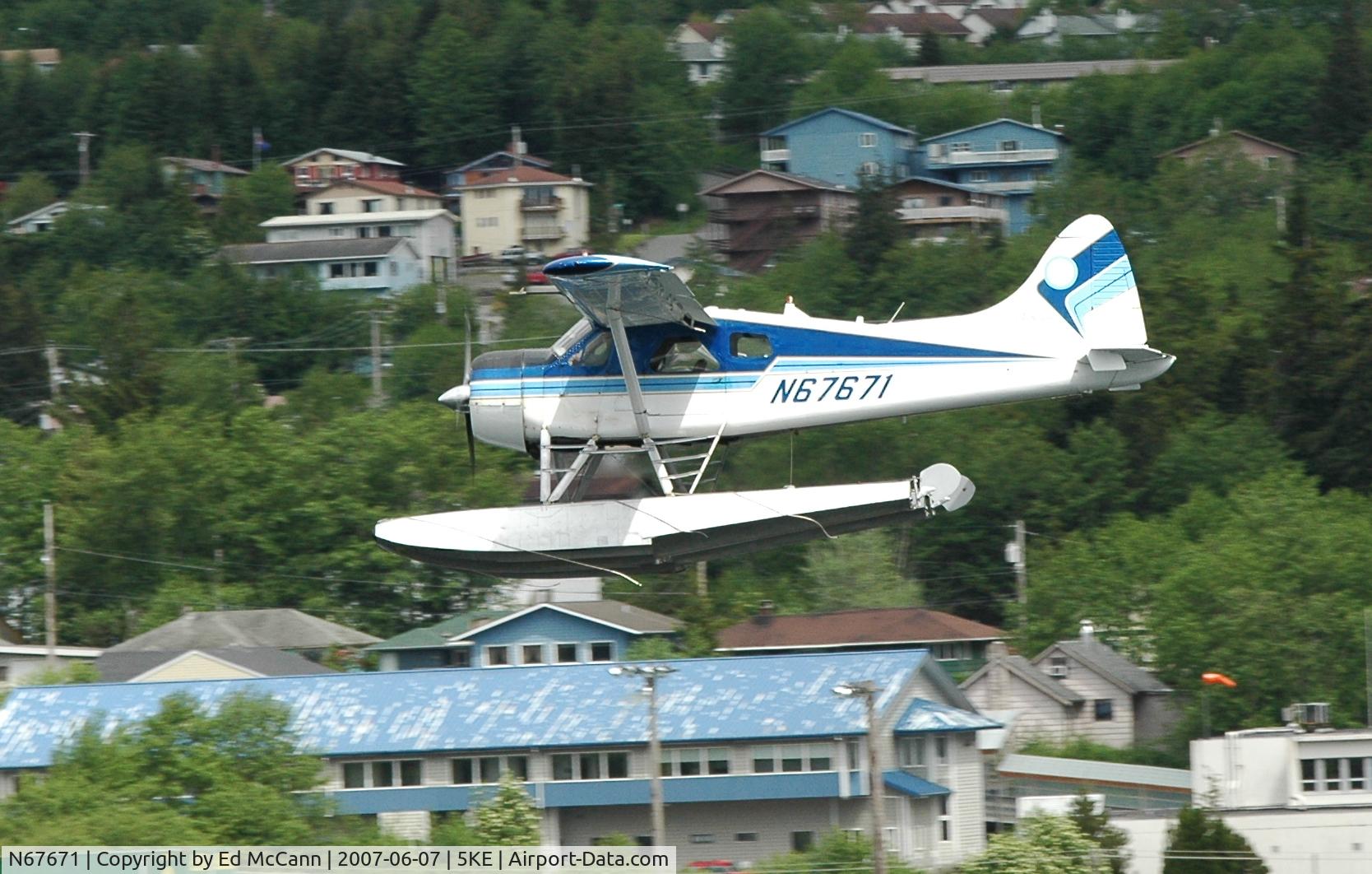 N67671, 1952 De Havilland Canada DHC-2 Beaver Mk.I C/N 489, June 2007