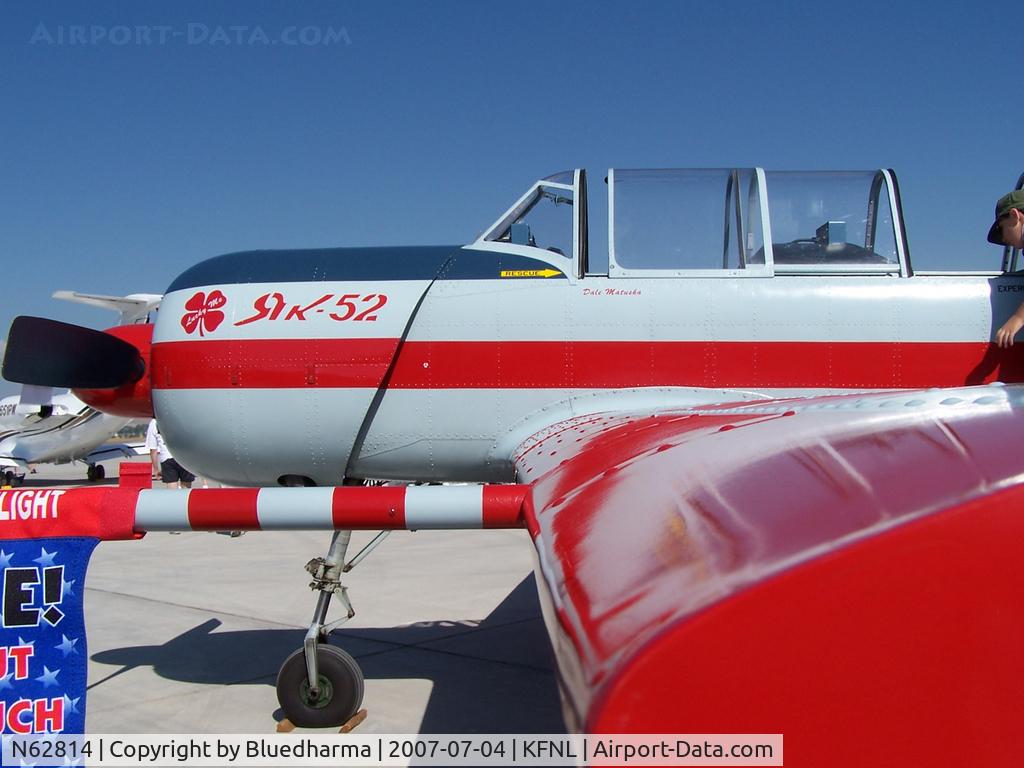 N62814, 1985 Yakovlev Yak-52 C/N 855706, Port Wing View